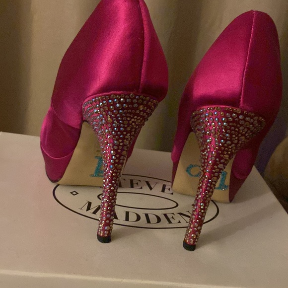 Steve Madden Partyy-R - Picture 4 of 6